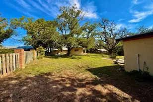 105 Hale St, Fredericksburg, TX 78624 - Photo 37