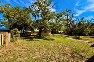 105 Hale St, Fredericksburg, TX 78624 - Photo 31