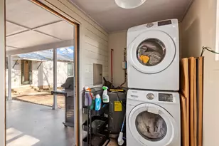 109 E Centre St, Fredericksburg, TX 78624 - Photo 15