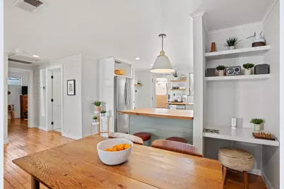 109 E Centre St, Fredericksburg, TX 78624 - Photo 9