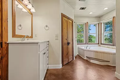 810 Clear Creek Rd, Fredericksburg, TX 78624 - Photo 31