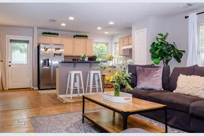 203 S Creek St, Fredericksburg, TX 78624 - Photo 37