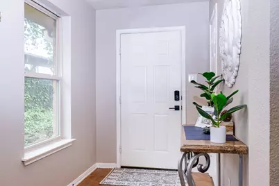 203 S Creek St, Fredericksburg, TX 78624 - Photo 7