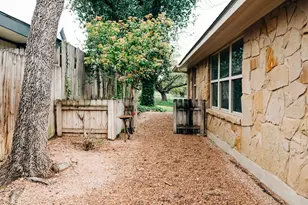 203 S Creek St, Fredericksburg, TX 78624 - Photo 45