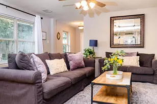 203 S Creek St, Fredericksburg, TX 78624 - Photo 5