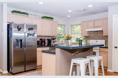 203 S Creek St, Fredericksburg, TX 78624 - Photo 11