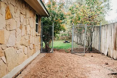 203 S Creek St, Fredericksburg, TX 78624 - Photo 49