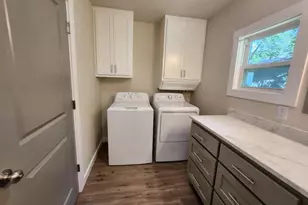 804 N Orange St, Fredericksburg, TX 78624 - Photo 9