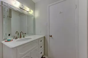 302 Frederick Rd, Fredericksburg, TX 78624 - Photo 25