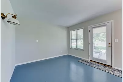 302 Frederick Rd, Fredericksburg, TX 78624 - Photo 23