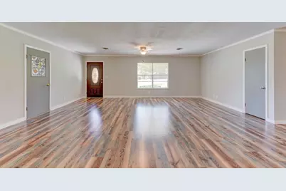 302 Frederick Rd, Fredericksburg, TX 78624 - Photo 15