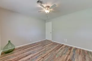 302 Frederick Rd, Fredericksburg, TX 78624 - Photo 27