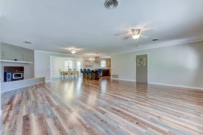 302 Frederick Rd, Fredericksburg, TX 78624 - Photo 13