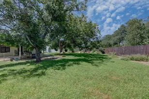 302 Frederick Rd, Fredericksburg, TX 78624 - Photo 47