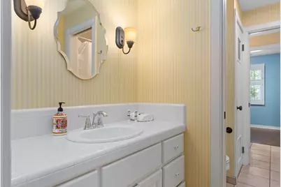 308 E Travis St, Fredericksburg, TX 78624 - Photo 17