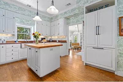 308 E Travis St, Fredericksburg, TX 78624 - Photo 11