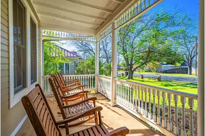 308 E Travis St, Fredericksburg, TX 78624 - Photo 5