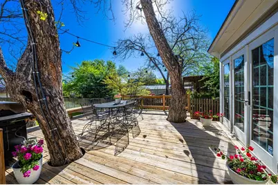 308 E Travis St, Fredericksburg, TX 78624 - Photo 29