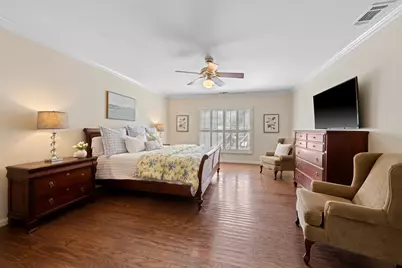 308 E Travis St, Fredericksburg, TX 78624 - Photo 15