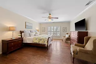 308 E Travis St, Fredericksburg, TX 78624 - Photo 15