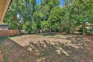 404 Freestone Dr, Euless, TX 76039 - Photo 19