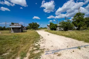 412 Sky Harbor Rd, Mountain Home, TX 78058 - Photo 3