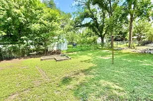 613 N Harper St, Kerrville, TX 78028 - Photo 17