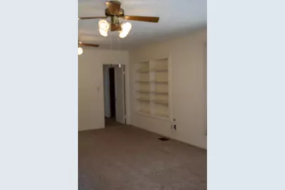 304 S Crockett St, Fredericksburg, TX 78624 - Photo 5