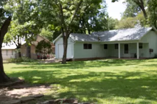 304 S Crockett St, Fredericksburg, TX 78624 - Photo 21