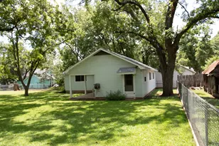 304 S Crockett St, Fredericksburg, TX 78624 - Photo 25