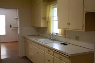 304 S Crockett St, Fredericksburg, TX 78624 - Photo 11