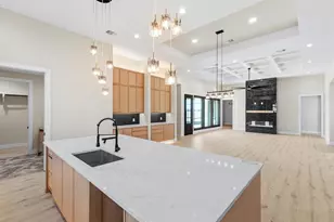 517 Interlaken St, Fredericksburg, TX 78624 - Photo 7