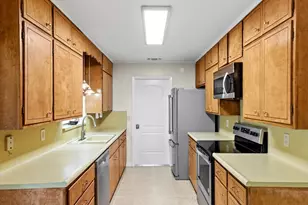 604 N Bowie, Fredericksburg, TX 78624 - Photo 3