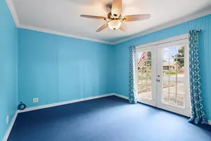 604 N Bowie, Fredericksburg, TX 78624 - Photo 5