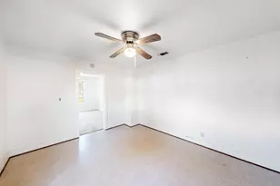 201 Hwy St, Fredericksburg, TX 78624 - Photo 13