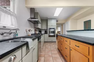 901 N Llano St, Fredericksburg, TX 78624 - Photo 9