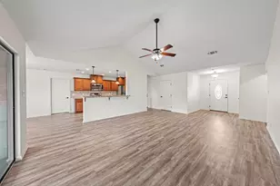 720 Darlington Dr, Fredericksburg, TX 78624 - Photo 5