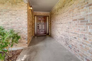 205 Crestwood Dr, Fredericksburg, TX 78624 - Photo 3