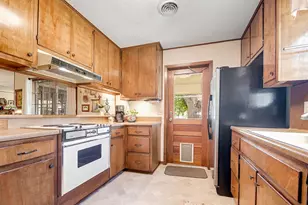 205 Crestwood Dr, Fredericksburg, TX 78624 - Photo 7