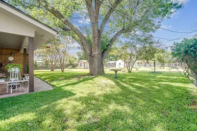 205 Crestwood Dr, Fredericksburg, TX 78624 - Photo 25