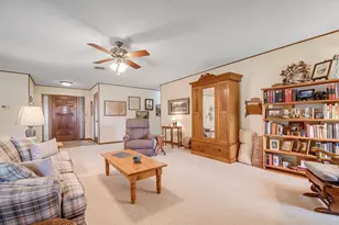 205 Crestwood Dr, Fredericksburg, TX 78624 - Photo 5