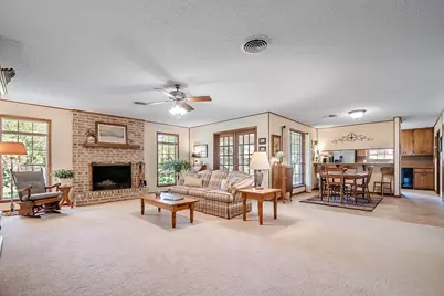 205 Crestwood Dr, Fredericksburg, TX 78624 - Photo 3