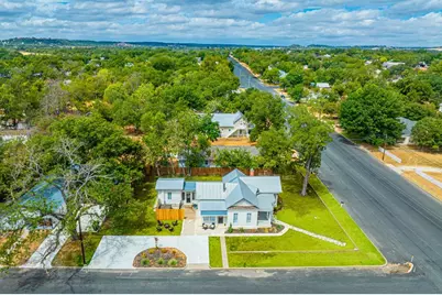 501 W San Antonio St, Fredericksburg, TX 78624 - Photo 33