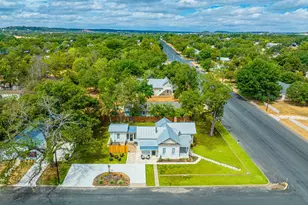 501 W San Antonio St, Fredericksburg, TX 78624 - Photo 33