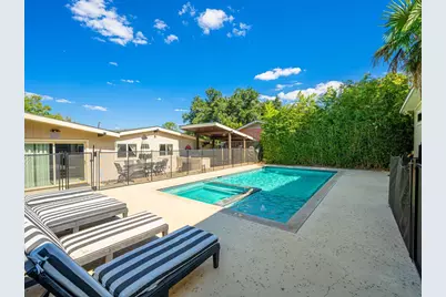 907 W Travis St, Fredericksburg, TX 78624 - Photo 29