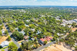 907 W Travis St, Fredericksburg, TX 78624 - Photo 41