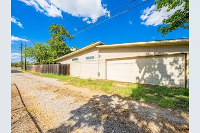 907 W Travis St, Fredericksburg, TX 78624 - Photo 37