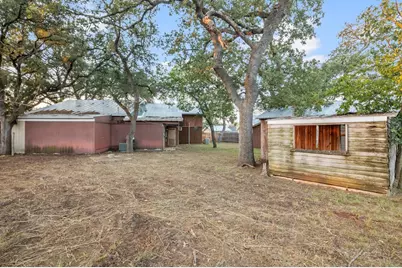 604 N Cherry St, Fredericksburg, TX 78624 - Photo 19