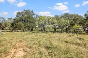 604 N Cherry St, Fredericksburg, TX 78624 - Photo 9