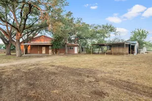 604 N Cherry St, Fredericksburg, TX 78624 - Photo 15